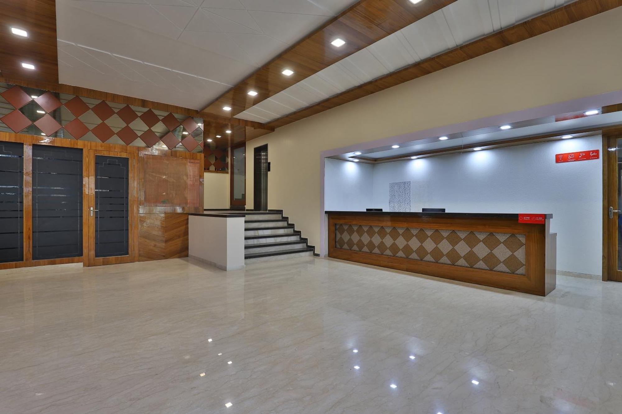 Collection O Panchsheel Hotel วาโดดารา ภายนอก รูปภาพ