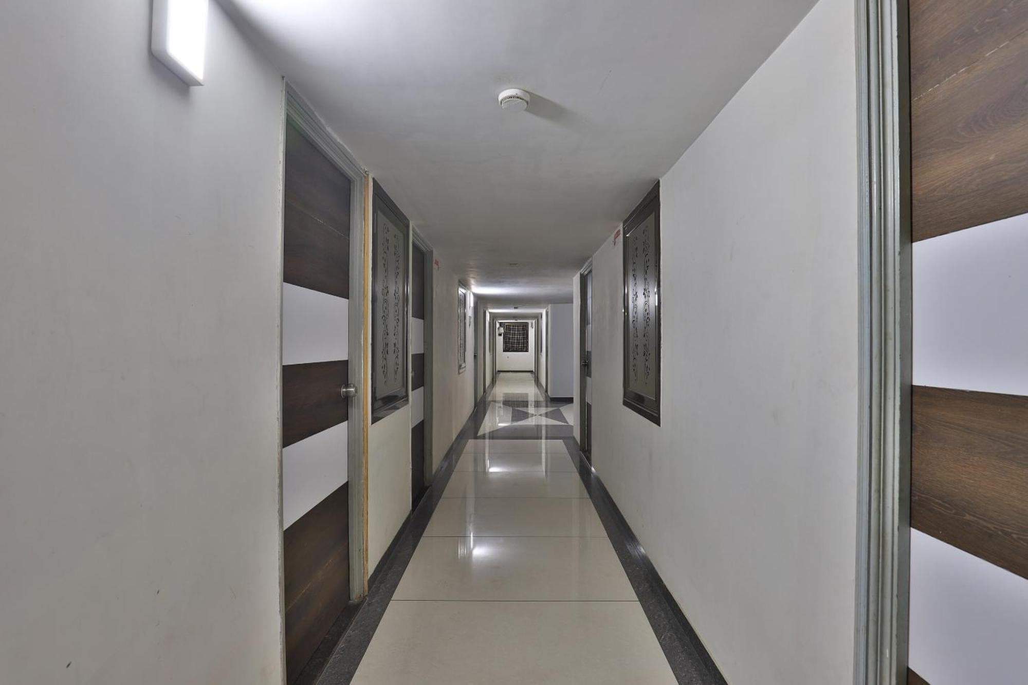 Collection O Panchsheel Hotel วาโดดารา ภายนอก รูปภาพ