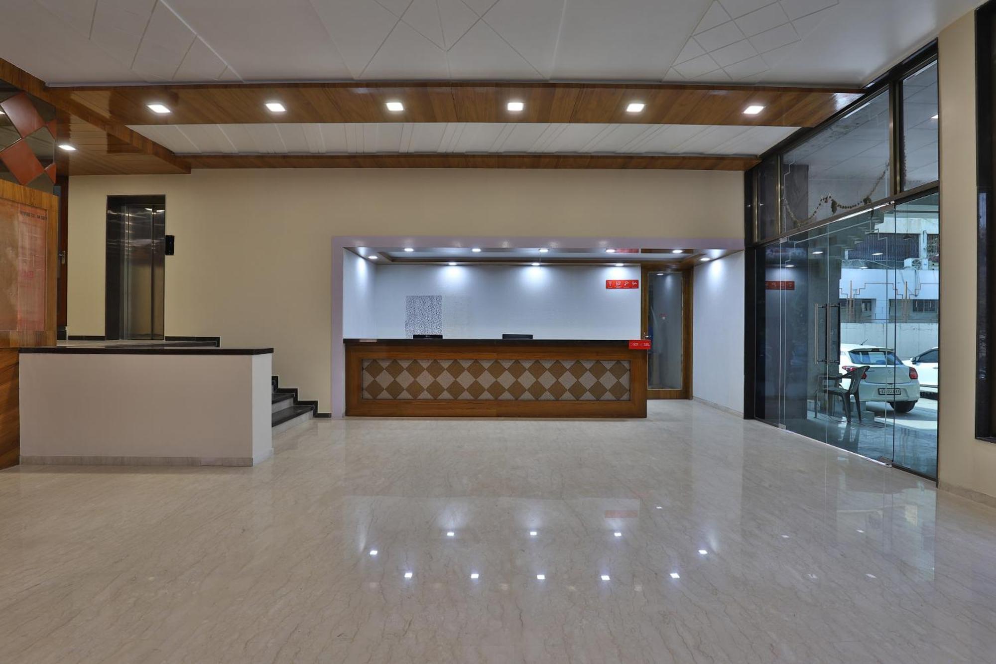 Collection O Panchsheel Hotel วาโดดารา ภายนอก รูปภาพ