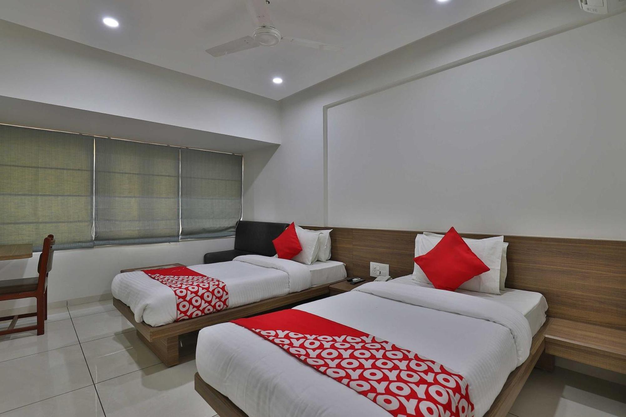 Collection O Panchsheel Hotel วาโดดารา ภายนอก รูปภาพ