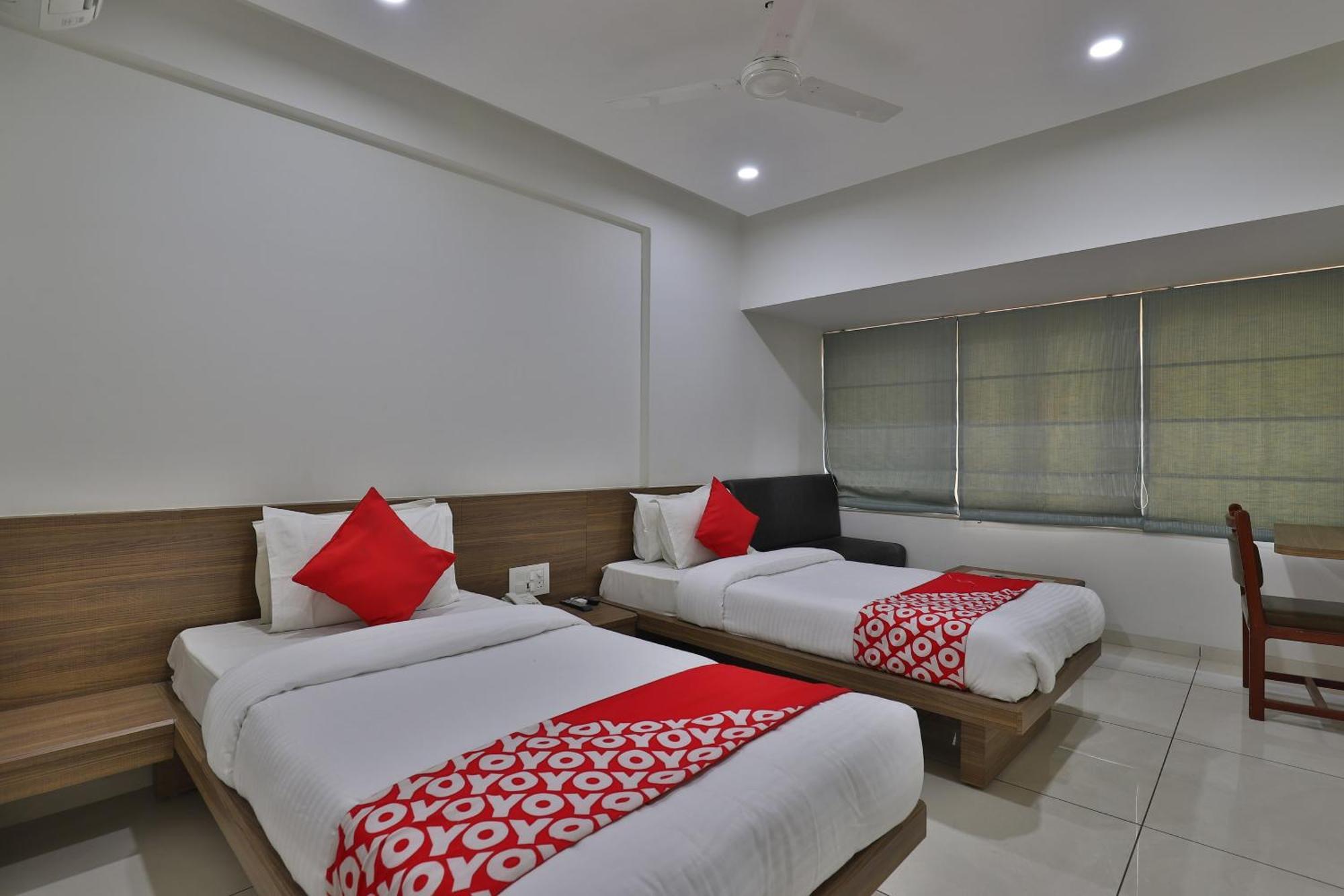 Collection O Panchsheel Hotel วาโดดารา ภายนอก รูปภาพ